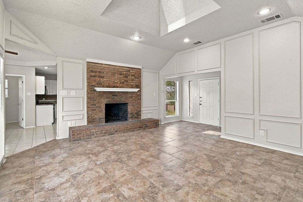 1300 Tierra Calle, Carrollton, TX 75006 — photo 5