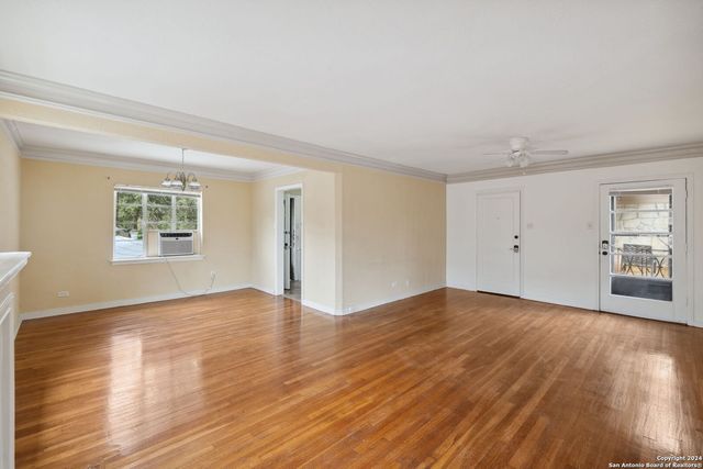 515 E Olmos Dr Apt 3, Olmos Park, TX 78212