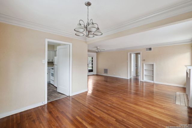 515 E Olmos Dr Apt 3, Olmos Park, TX 78212