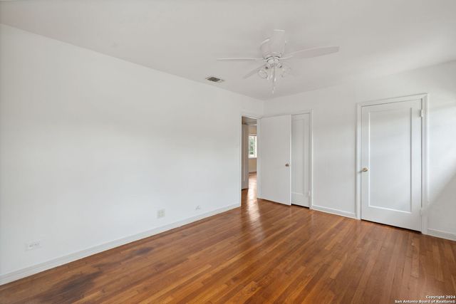 515 E Olmos Dr Apt 3, Olmos Park, TX 78212