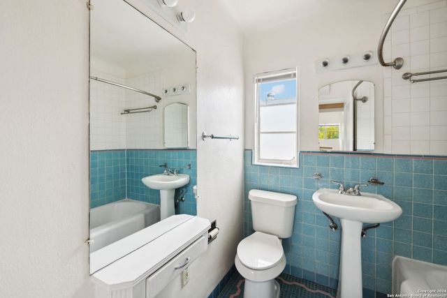 515 E Olmos Dr Apt 3, Olmos Park, TX 78212