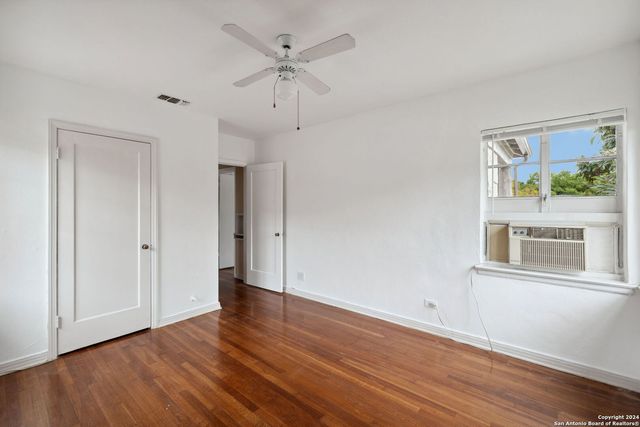 515 E Olmos Dr Apt 3, Olmos Park, TX 78212