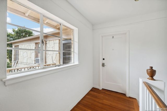 515 E Olmos Dr Apt 3, Olmos Park, TX 78212