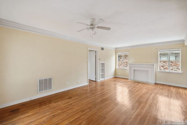 515 E Olmos Dr Apt 3, Olmos Park, TX 78212