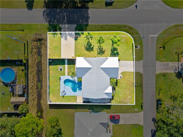 402 Watercrest Street, Sebastian, FL 32958