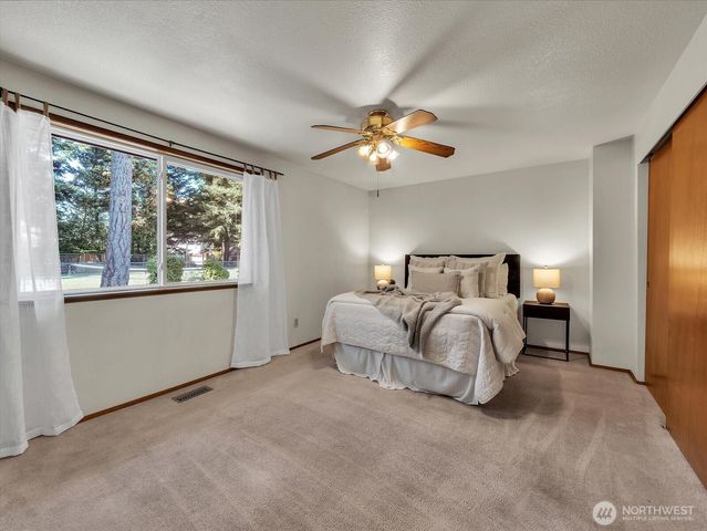 1191 NE Taftson Street, Oak Harbor, WA 98277