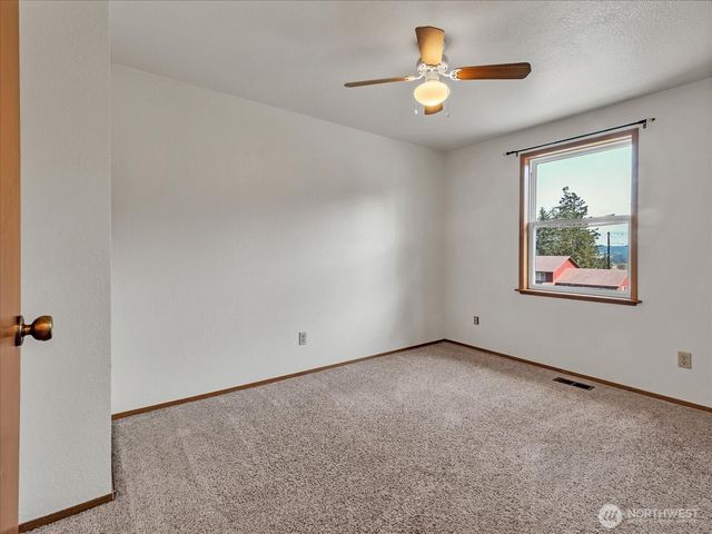 1191 NE Taftson Street, Oak Harbor, WA 98277