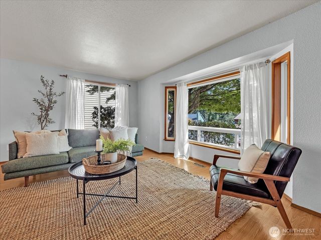 1191 NE Taftson Street, Oak Harbor, WA 98277