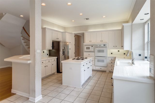 8607 Cherry Hill Drive, Dallas, TX 75243