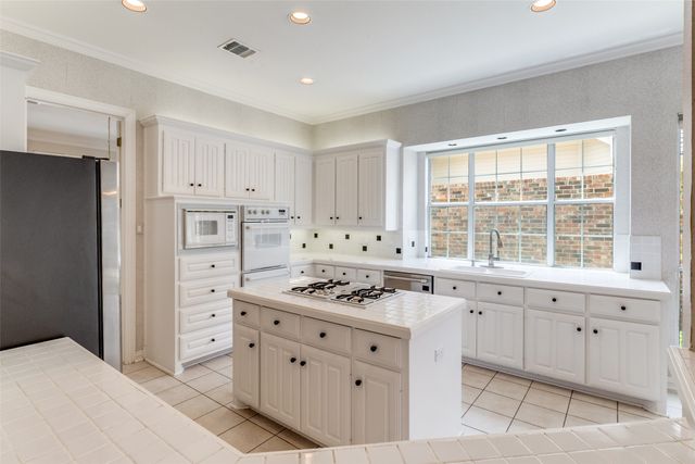 8607 Cherry Hill Drive, Dallas, TX 75243