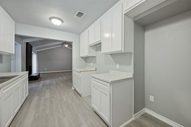 2105 Cottie Lane, Arlington, TX 76010