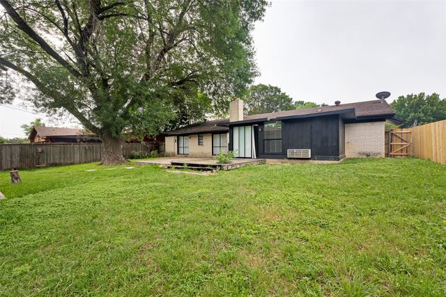 2105 Cottie Lane, Arlington, TX 76010