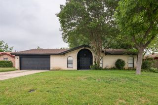 2105 Cottie Lane, Arlington, TX 76010