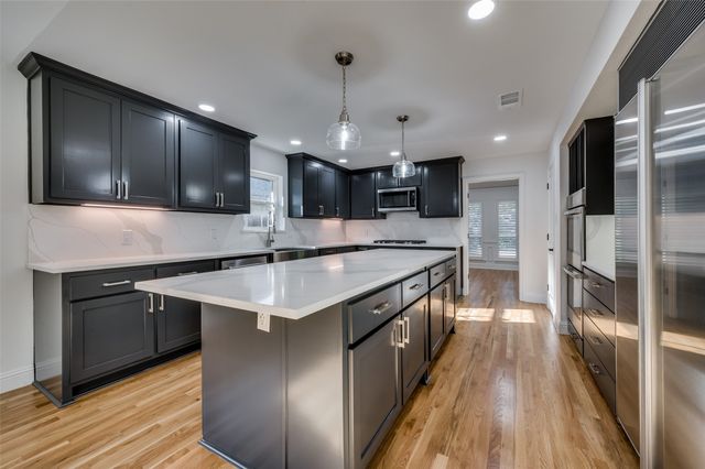 7018 Deloache, Dallas, TX 75225