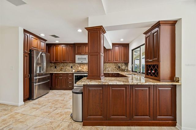 2194 PINNACLE CIRCLE N, Palm Harbor, FL 34684