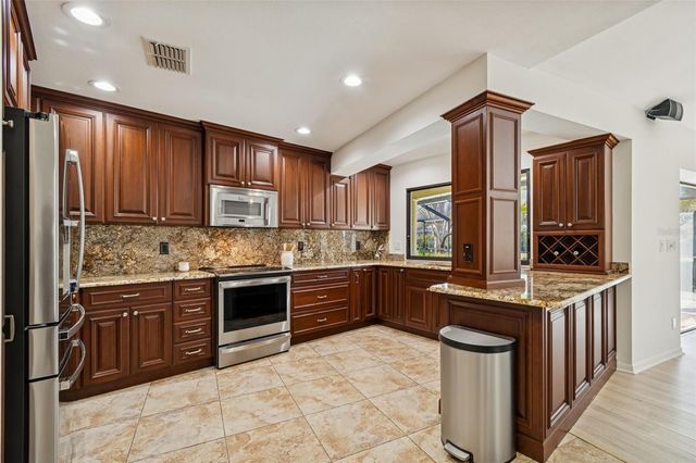 2194 PINNACLE CIRCLE N, Palm Harbor, FL 34684