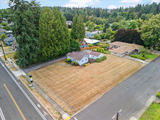 2696 Se LAKE Rd, Milwaukie, OR 97222