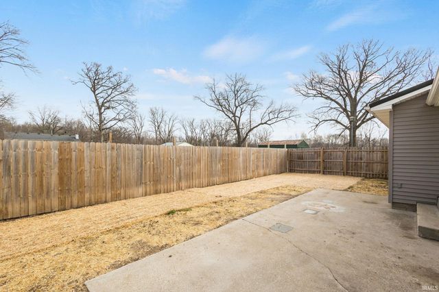 11830 N Acorn Drive, Syracuse, IN 46567