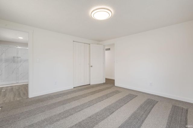 11830 N Acorn Drive, Syracuse, IN 46567