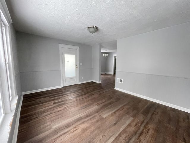 306 N Pleasant Street, Jackson, MI 49202