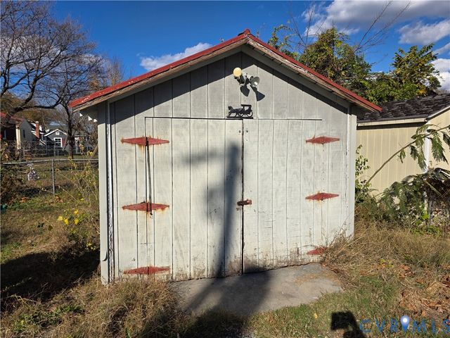 703 Hamilton Ave, Colonial Heights, VA 23834