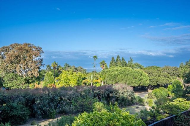 27000 Appaloosa Way, Los Altos Hills, CA 94022