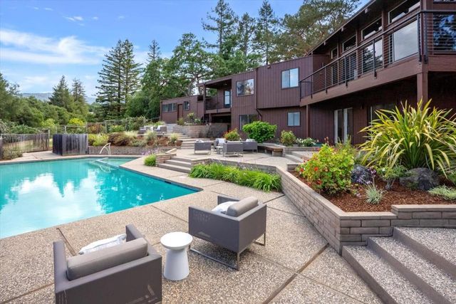 27000 Appaloosa Way, Los Altos Hills, CA 94022