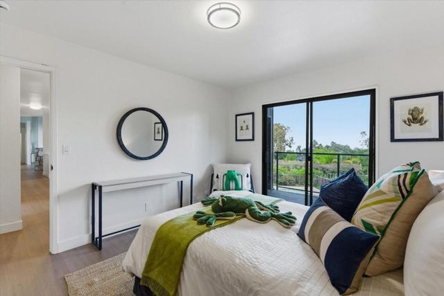 27000 Appaloosa Way, Los Altos Hills, CA 94022