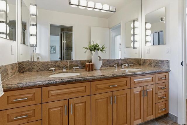 27000 Appaloosa Way, Los Altos Hills, CA 94022