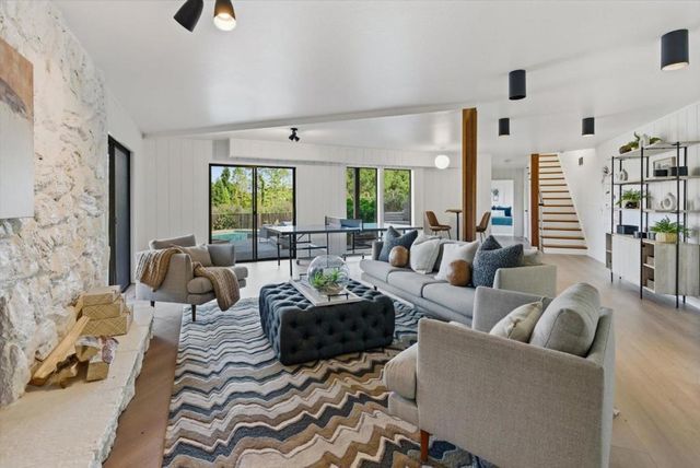27000 Appaloosa Way, Los Altos Hills, CA 94022