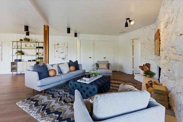 27000 Appaloosa Way, Los Altos Hills, CA 94022
