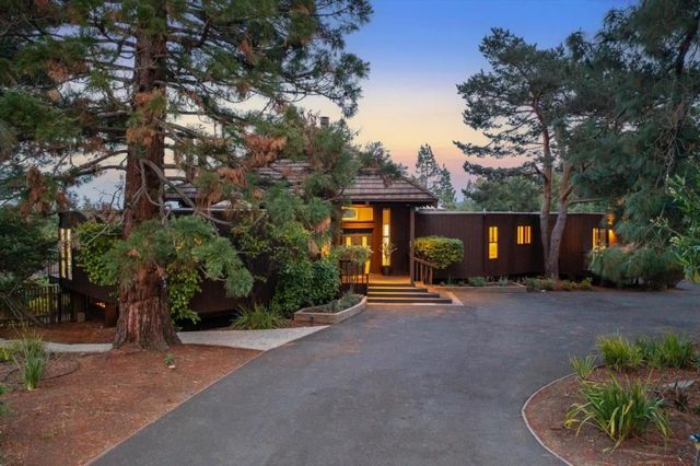 27000 Appaloosa Way, Los Altos Hills, CA 94022