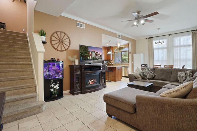 7910 Walerga Rd #203, Antelope, CA 95843