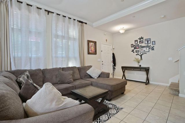 7910 Walerga Rd #203, Antelope, CA 95843