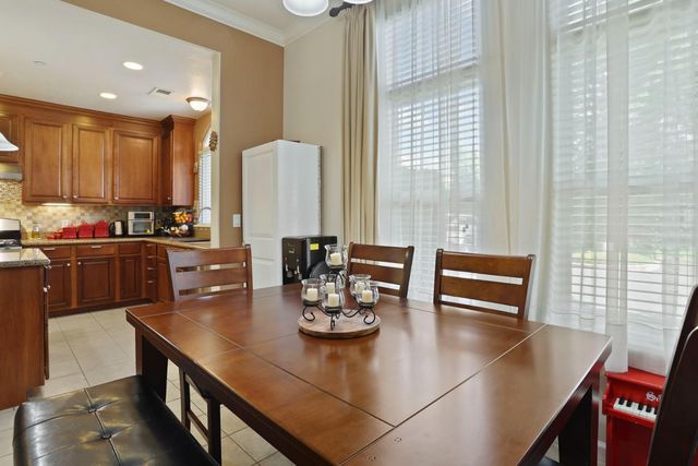 7910 Walerga Rd #203, Antelope, CA 95843