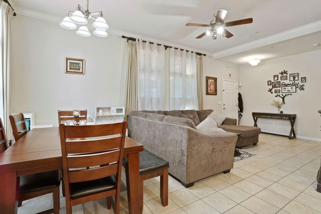 7910 Walerga Rd #203, Antelope, CA 95843