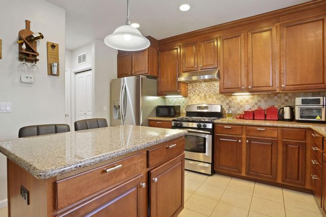 7910 Walerga Rd #203, Antelope, CA 95843