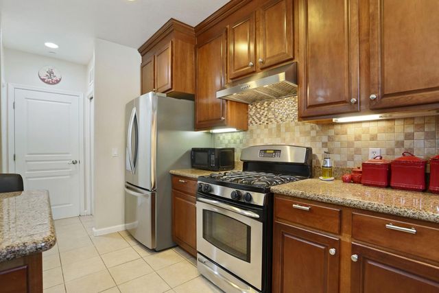 7910 Walerga Rd #203, Antelope, CA 95843