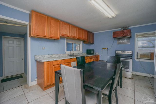 700 Lynch St, Pensacola, FL 32505