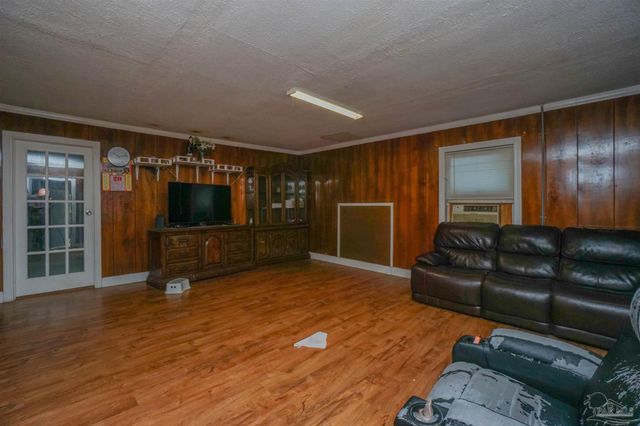700 Lynch St, Pensacola, FL 32505