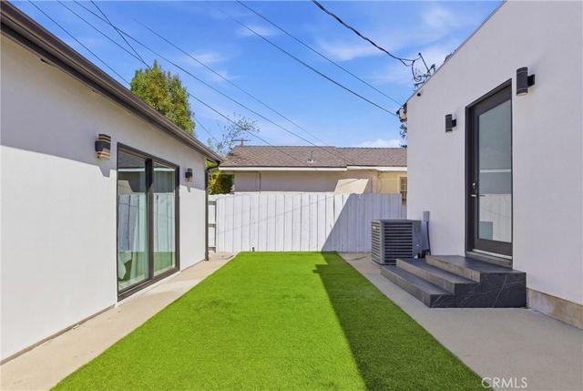 23143 Leonora, Woodland Hills, CA 91367