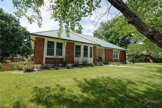 3916 S Grant Avenue, Independence, MO 64055