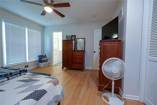 3916 S Grant Avenue, Independence, MO 64055