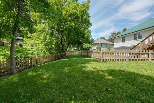 3916 S Grant Avenue, Independence, MO 64055