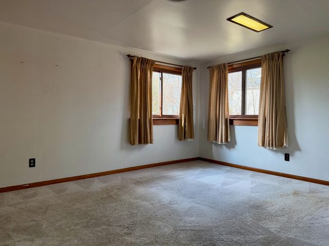 4740 E 100 N, Knox, IN 46534