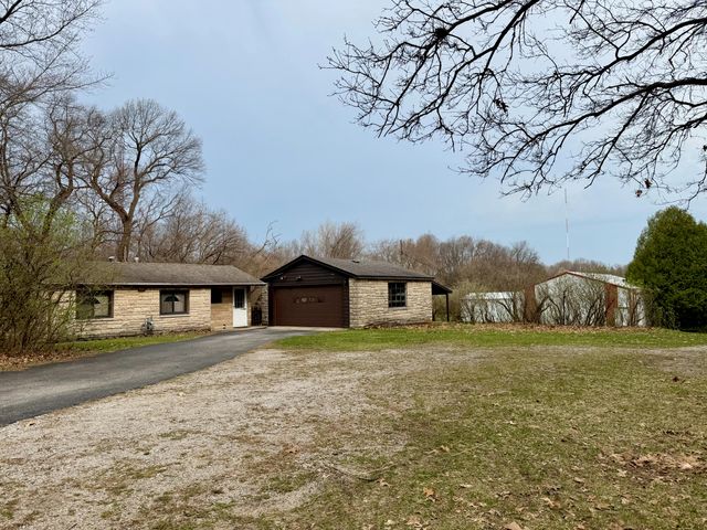 4740 E 100 N, Knox, IN 46534