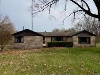 4740 E 100 N, Knox, IN 46534