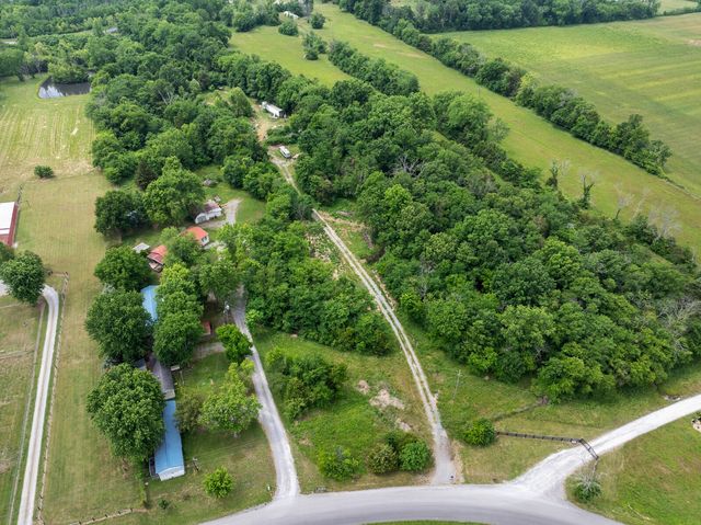 1901 Central Valley Rd, Murfreesboro, TN 37129