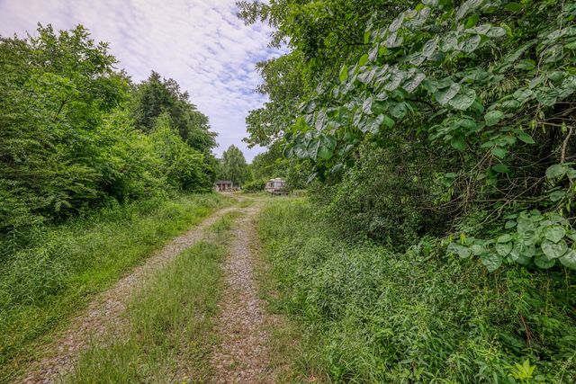 1901 Central Valley Rd, Murfreesboro, TN 37129