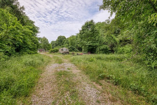 1901 Central Valley Rd, Murfreesboro, TN 37129